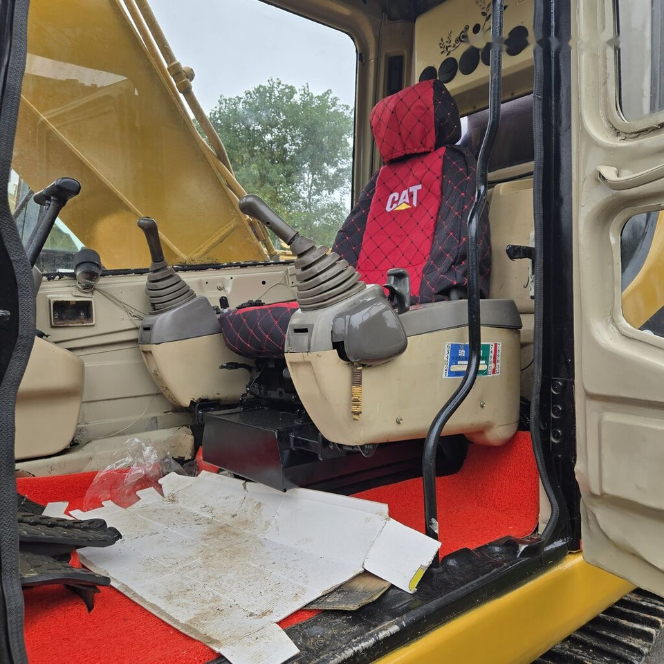 Caterpillar 320BL - حفارات زحافة: صور 2 Caterpillar 320BL - حفارات زحافة: صور 2