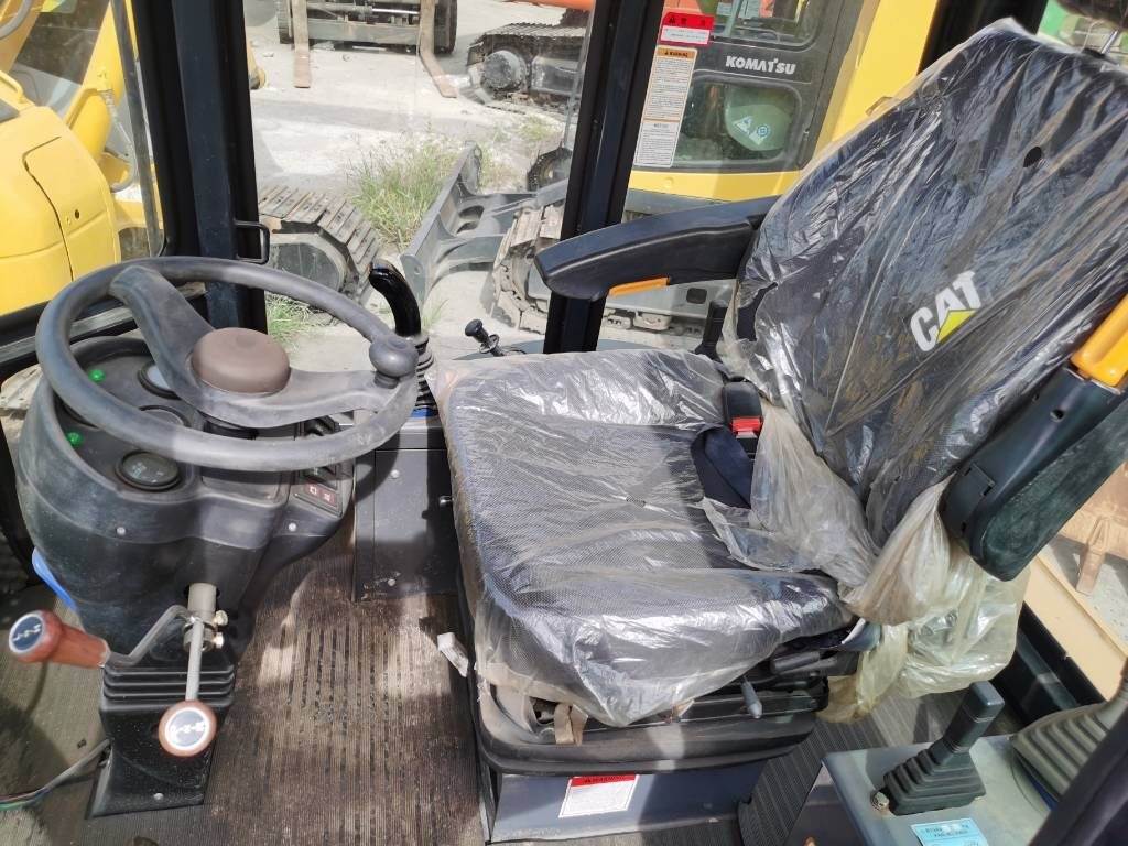 Caterpillar 420F - حفار متعدد الاستخدام: صور 3 Caterpillar 420F - حفار متعدد الاستخدام: صور 3
