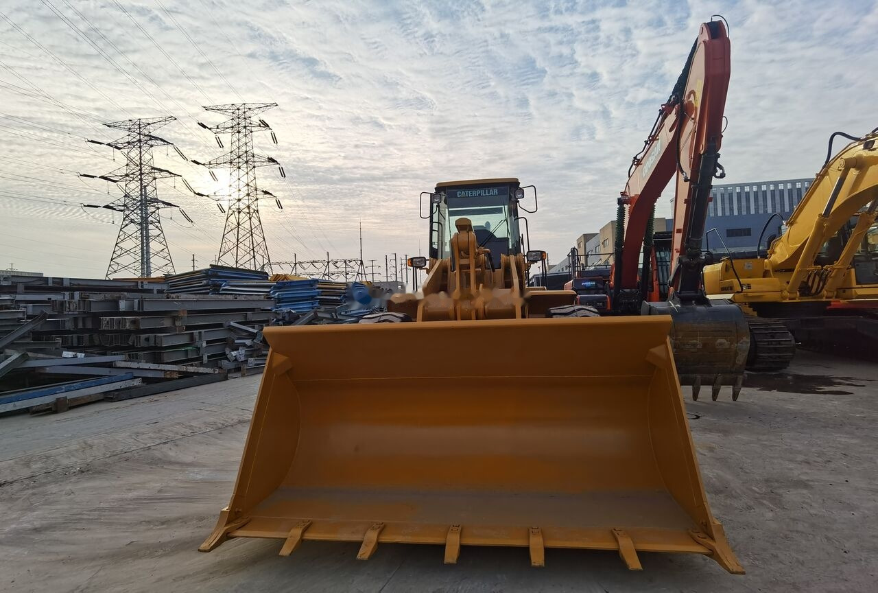 اللودر بعجل Caterpillar 950H: صور 10