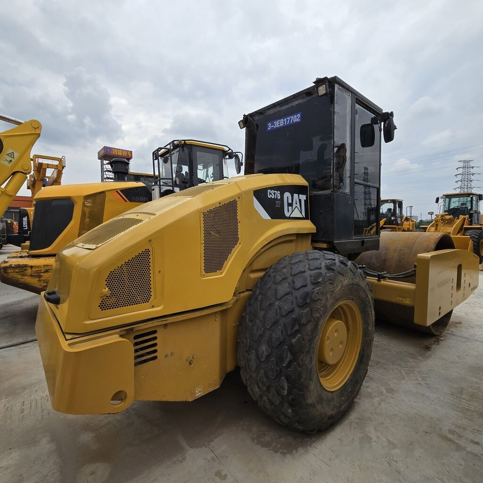 Caterpillar CS76 - مدماج: صور 1 Caterpillar CS76 - مدماج: صور 1