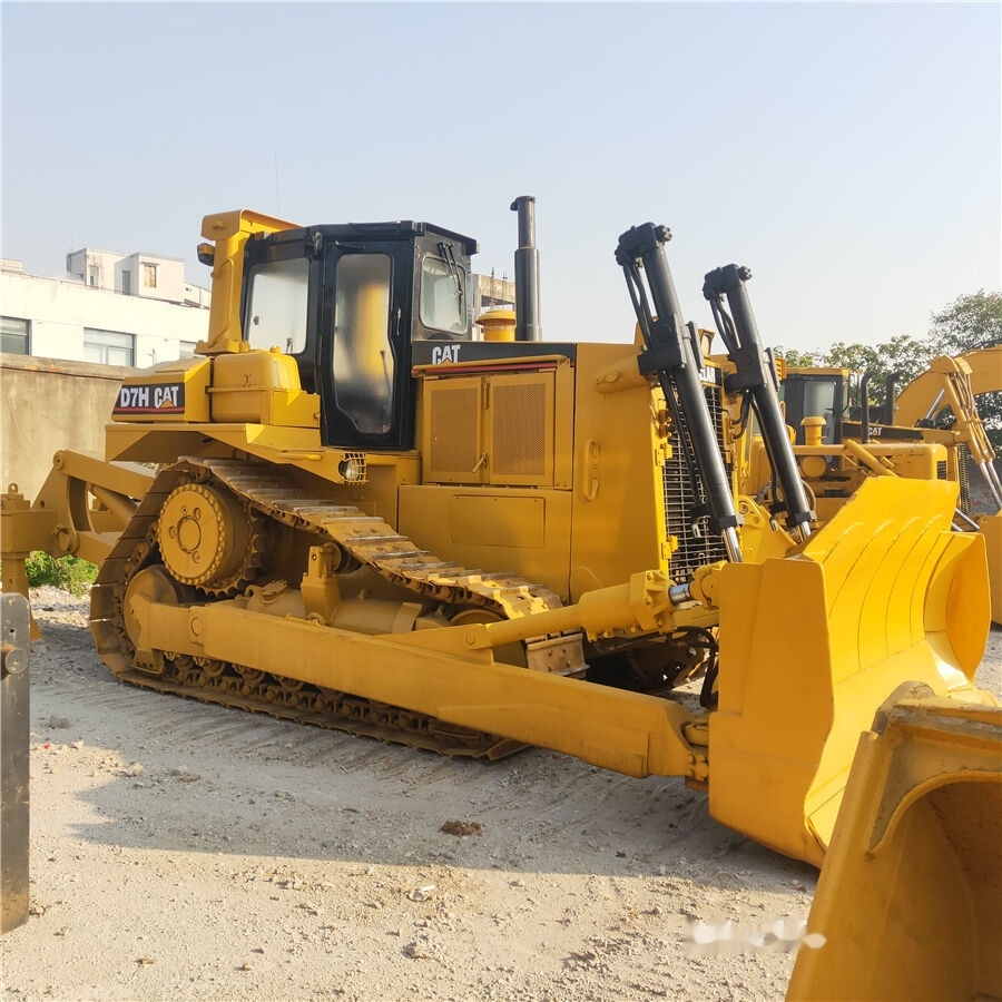 Caterpillar D7H - بلدوزر: صور 1 Caterpillar D7H - بلدوزر: صور 1