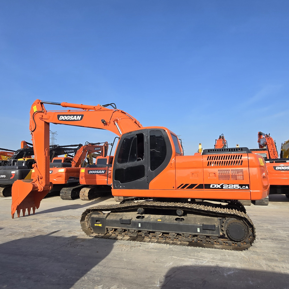 DOOSAN DX225LCA - حفارات زحافة: صور 1 DOOSAN DX225LCA - حفارات زحافة: صور 1