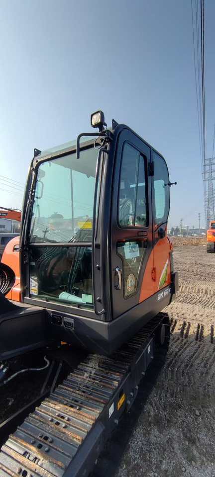 DOOSAN DX60E - حفارة مصغرة: صور 3 DOOSAN DX60E - حفارة مصغرة: صور 3
