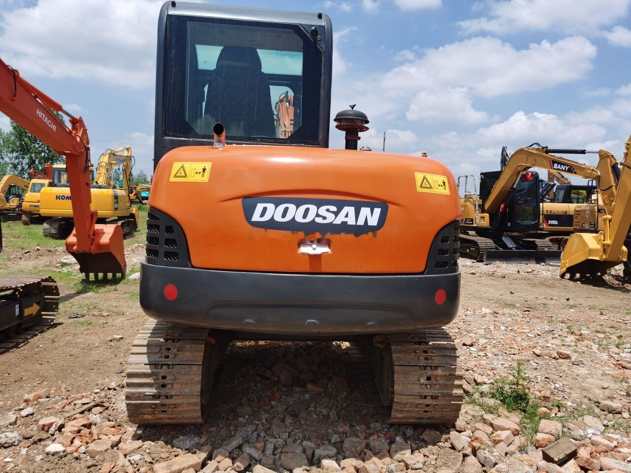 Doosan DH60-7 - حفارة مصغرة: صور 1 Doosan DH60-7 - حفارة مصغرة: صور 1