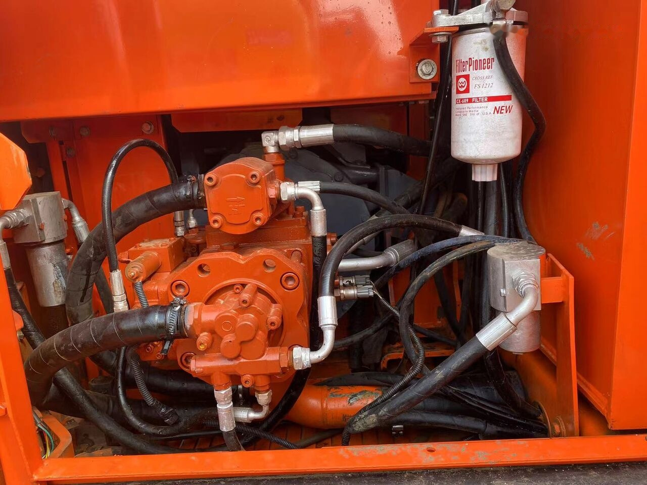 حفارة على عجلات Doosan DX150W: صور 8