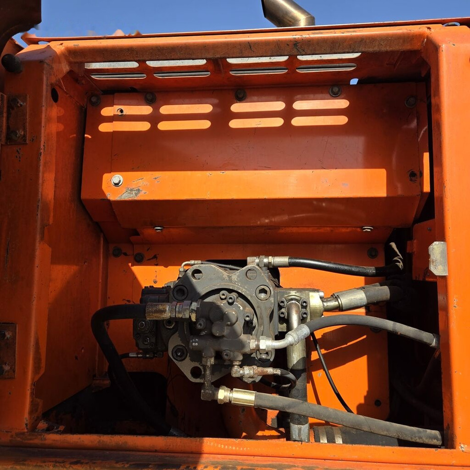 حفارات زحافة Doosan DX225LCA: صور 10