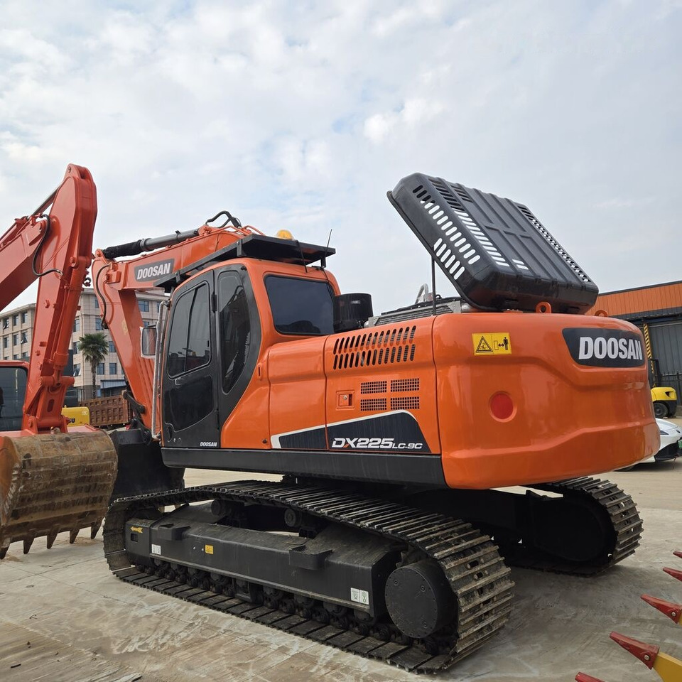 Doosan DX225LC - حفارات زحافة: صور 1 Doosan DX225LC - حفارات زحافة: صور 1