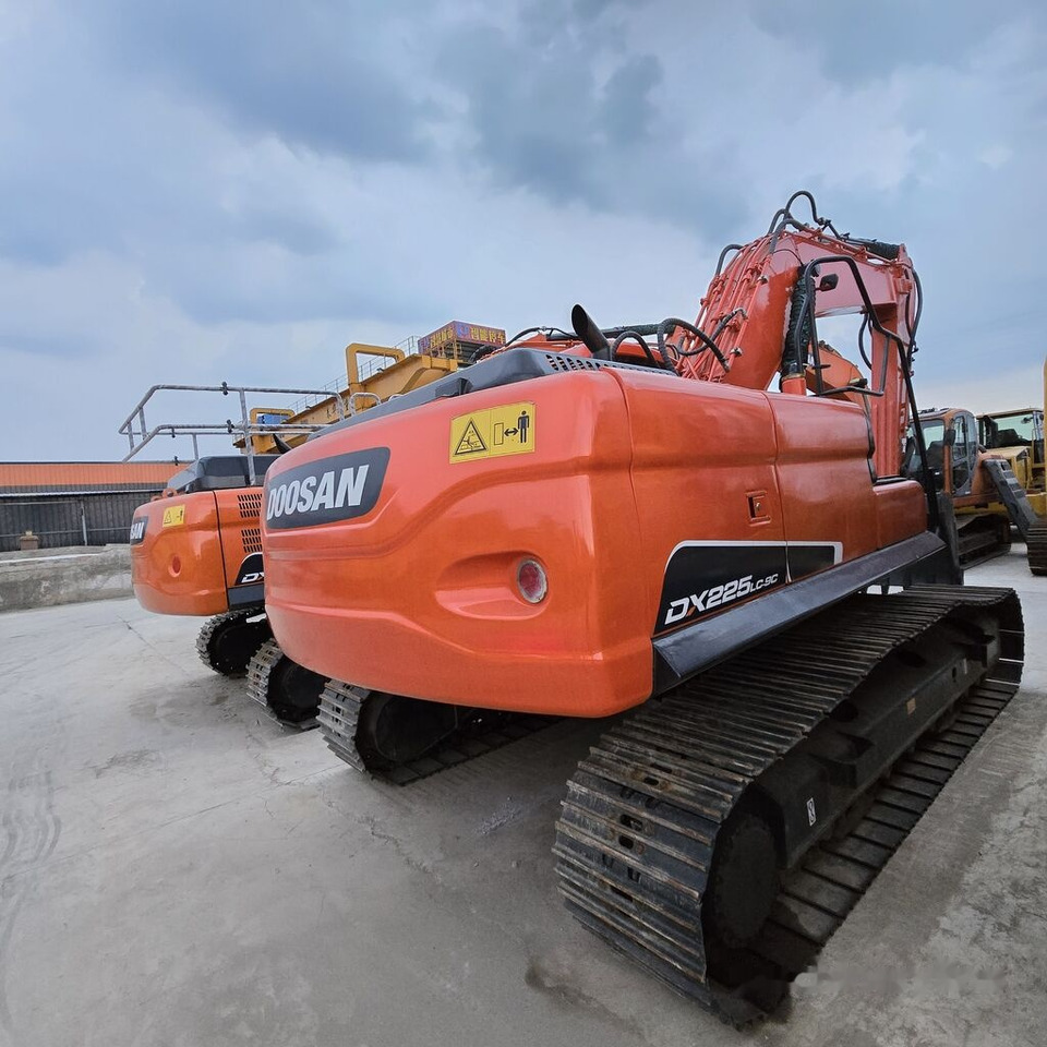 Doosan DX225LC - حفارات زحافة: صور 2 Doosan DX225LC - حفارات زحافة: صور 2