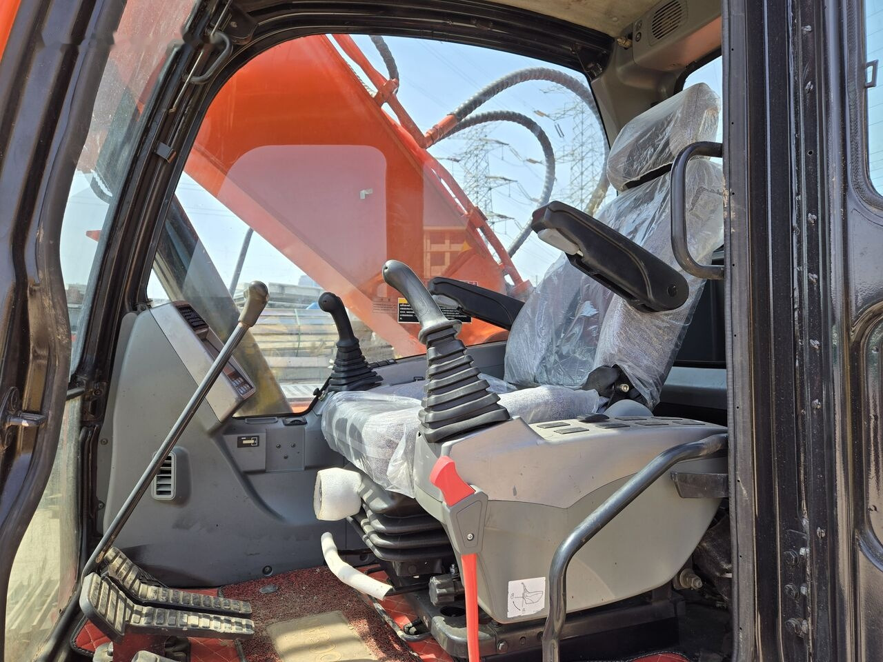 Doosan DX225 - حفارات زحافة: صور 4 Doosan DX225 - حفارات زحافة: صور 4