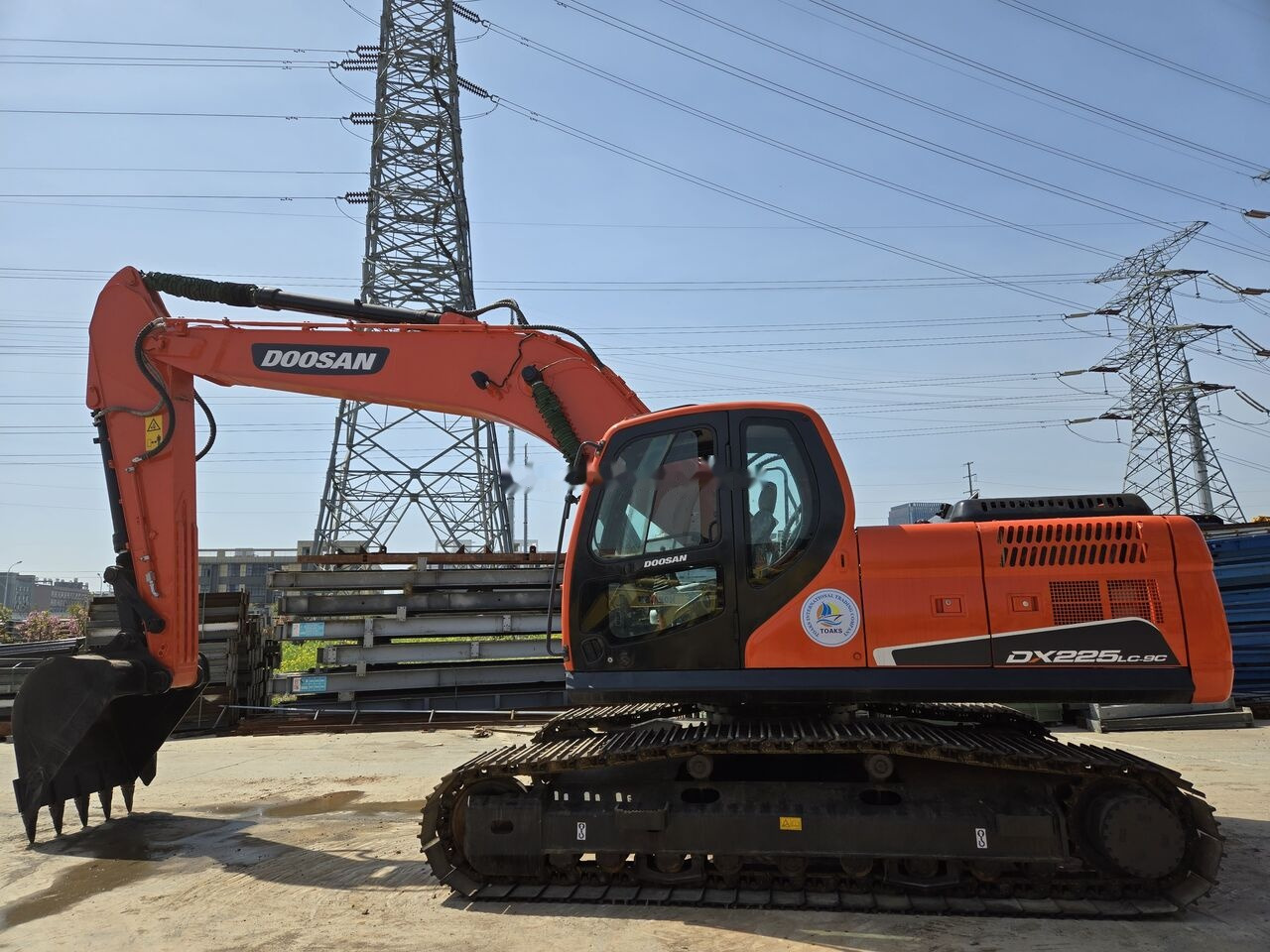 Doosan DX225 - حفارات زحافة: صور 1 Doosan DX225 - حفارات زحافة: صور 1