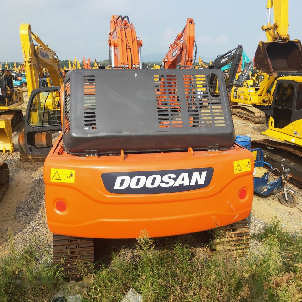 حفارات زحافة Doosan DX300LC: صور 6 حفارات زحافة Doosan DX300LC: صور 6