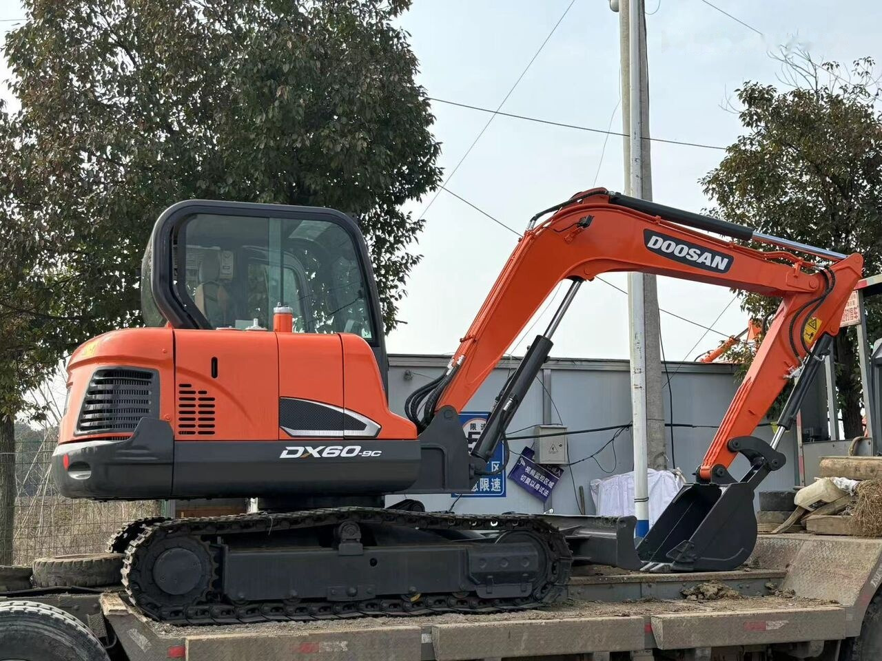Doosan DX60 - حفارة مصغرة: صور 5 Doosan DX60 - حفارة مصغرة: صور 5