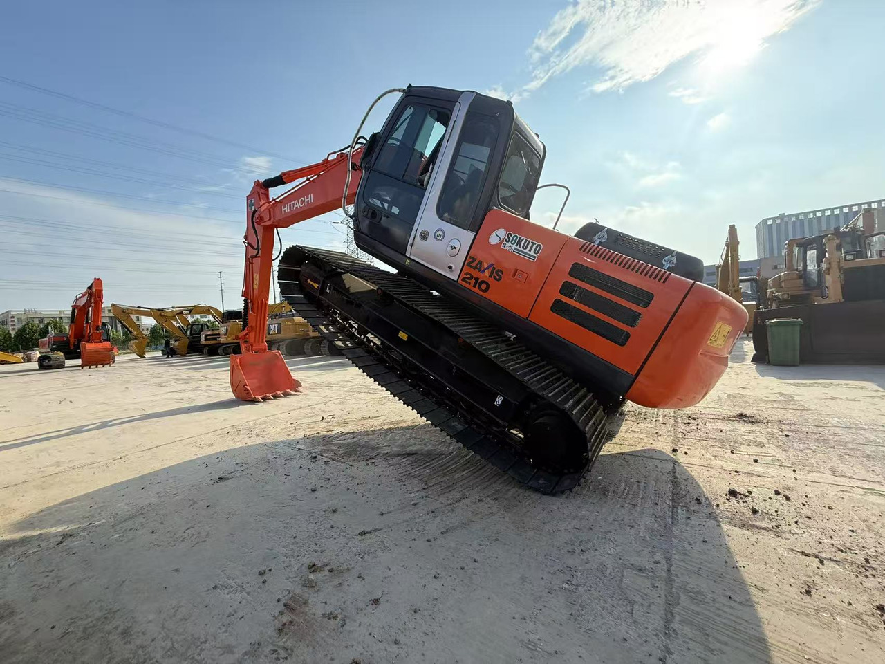 HITACHI ZX210 - حفارات زحافة: صور 4 HITACHI ZX210 - حفارات زحافة: صور 4