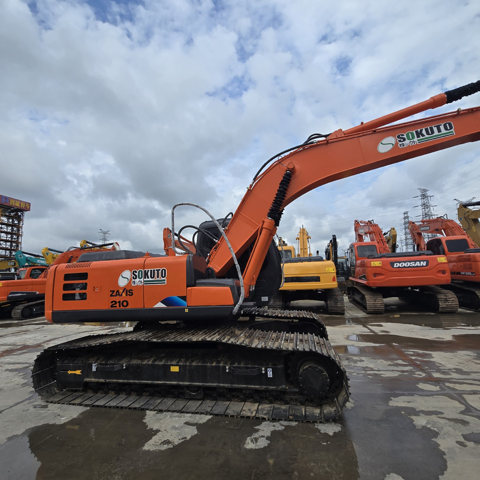 HITACHI ZX210 - حفارات زحافة: صور 1 HITACHI ZX210 - حفارات زحافة: صور 1