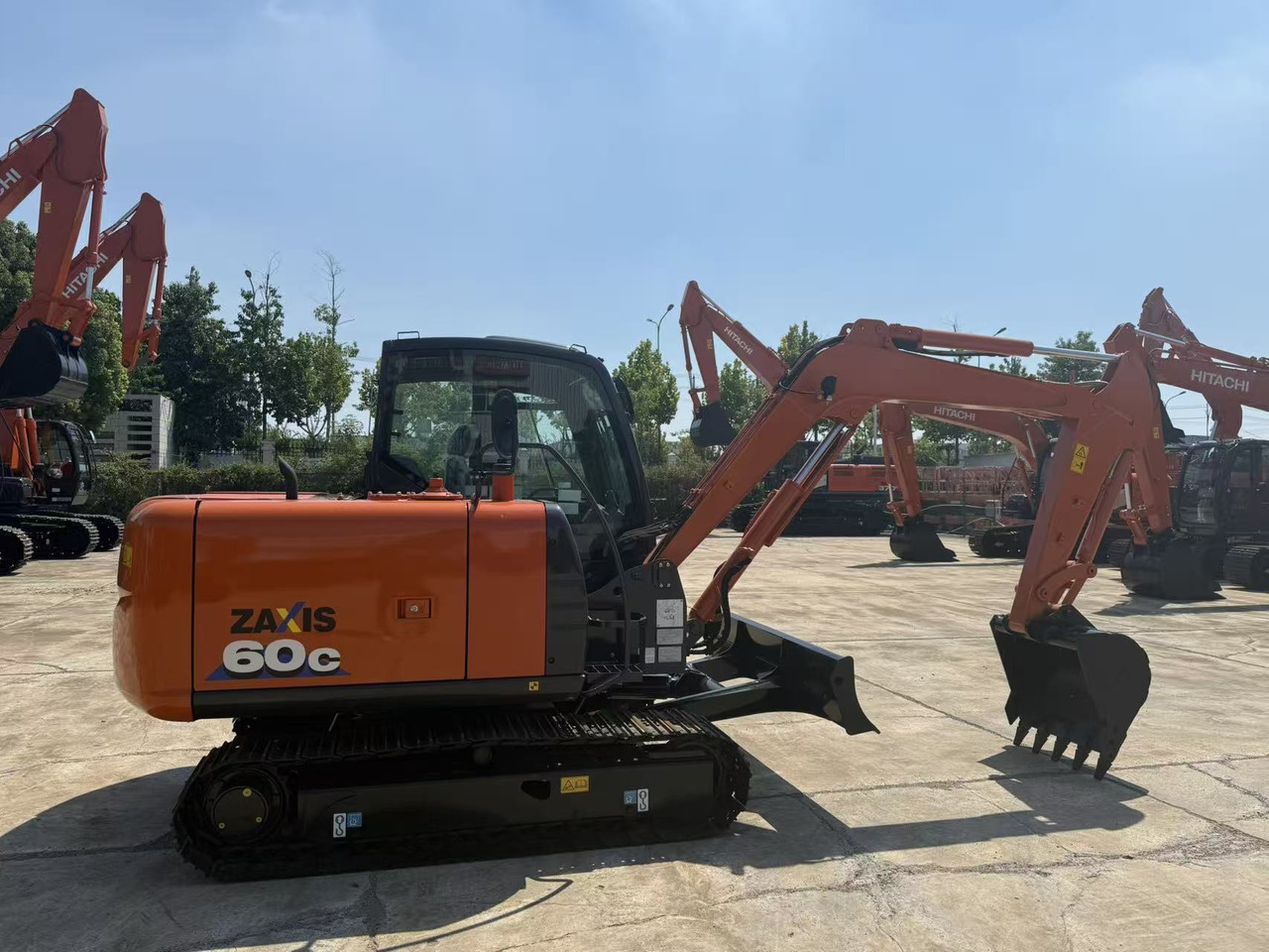 HITACHI ZX60 - حفارة: صور 3 HITACHI ZX60 - حفارة: صور 3
