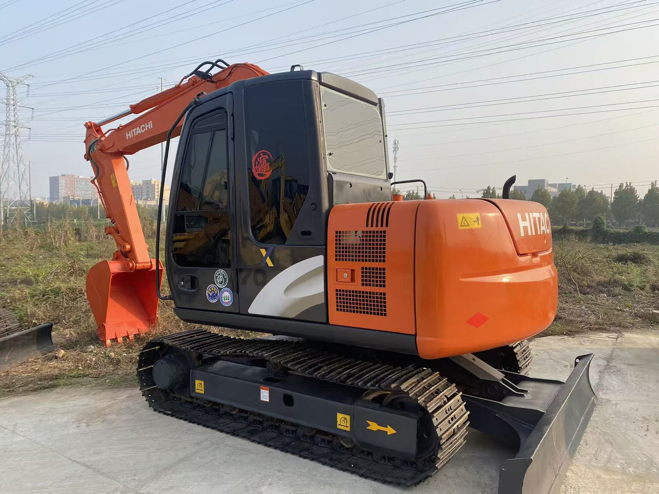 HITACHI ZX70 - حفارة مصغرة: صور 1 HITACHI ZX70 - حفارة مصغرة: صور 1
