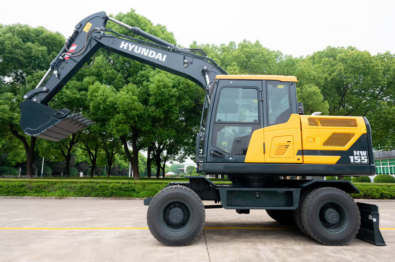 HYUNDAI HW155 - حفارة على عجلات: صور 4 HYUNDAI HW155 - حفارة على عجلات: صور 4