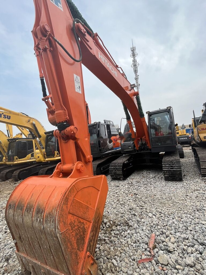 Hitachi ZX200 - حفارات زحافة: صور 2 Hitachi ZX200 - حفارات زحافة: صور 2