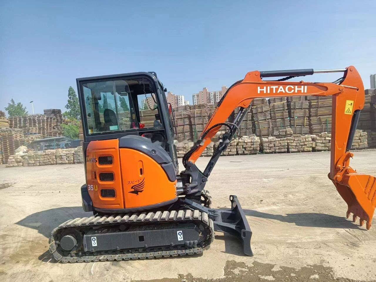 Hitachi ZX35U-5A - حفارة مصغرة: صور 5 Hitachi ZX35U-5A - حفارة مصغرة: صور 5