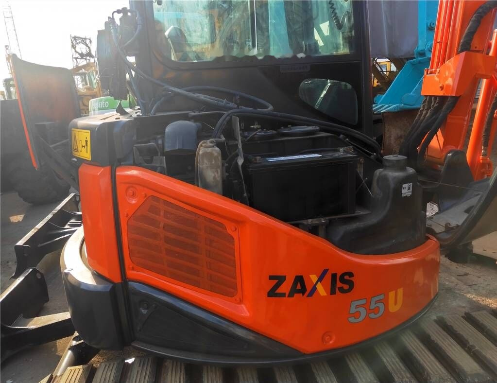 Hitachi ZX55UR - حفارة مصغرة: صور 2 Hitachi ZX55UR - حفارة مصغرة: صور 2