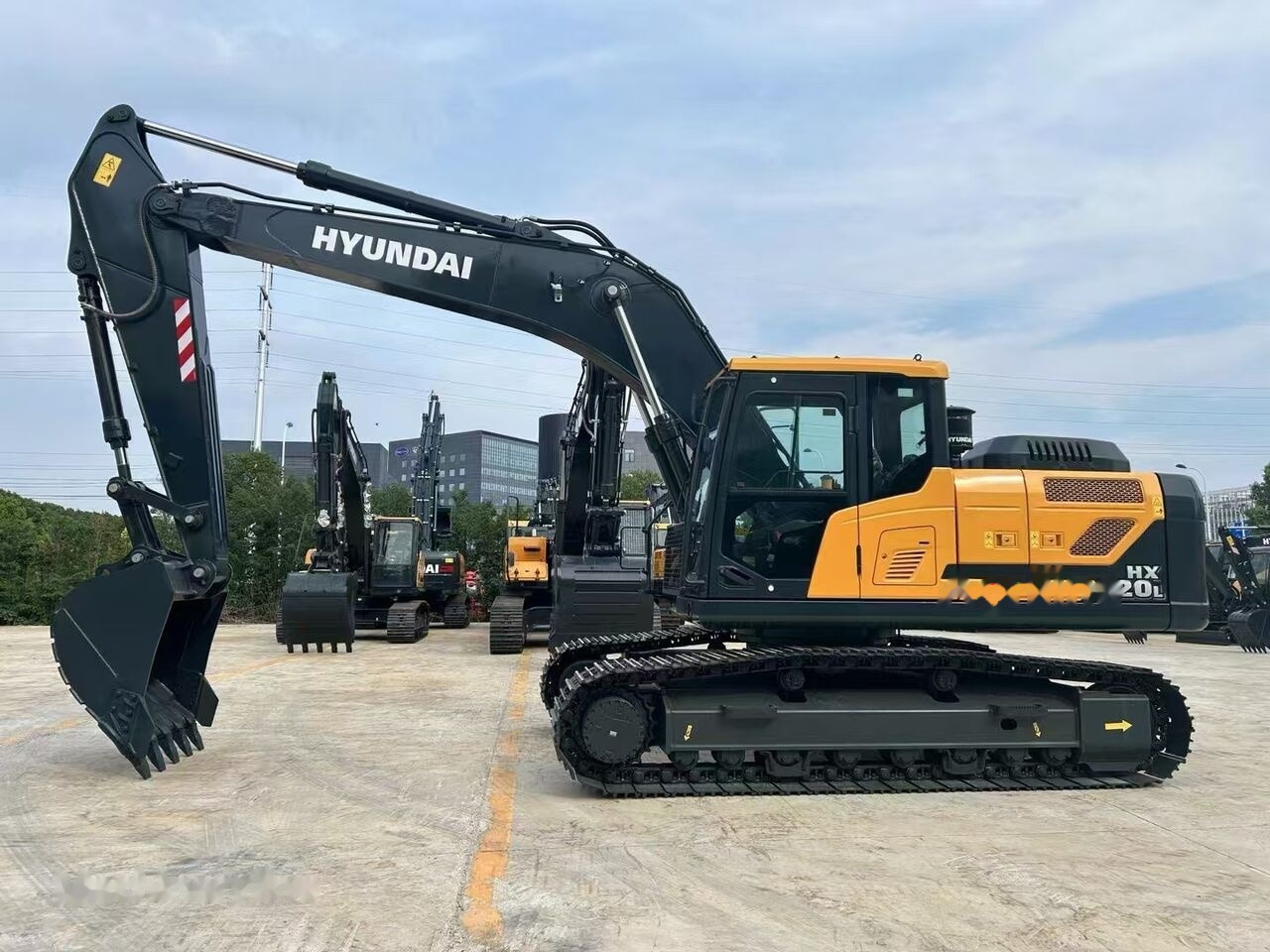Hyundai HX220 - حفارات زحافة: صور 2 Hyundai HX220 - حفارات زحافة: صور 2