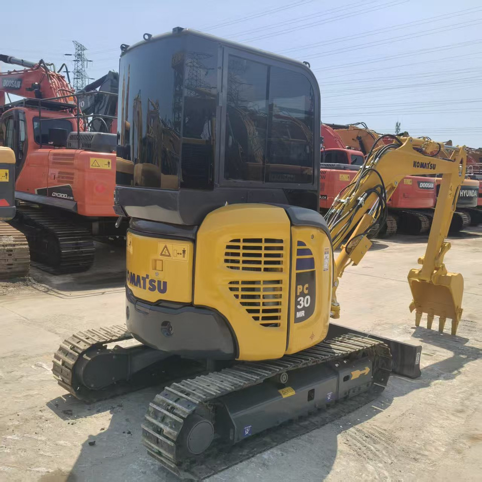 KOMATSU PC30 - حفارة مصغرة: صور 5 KOMATSU PC30 - حفارة مصغرة: صور 5