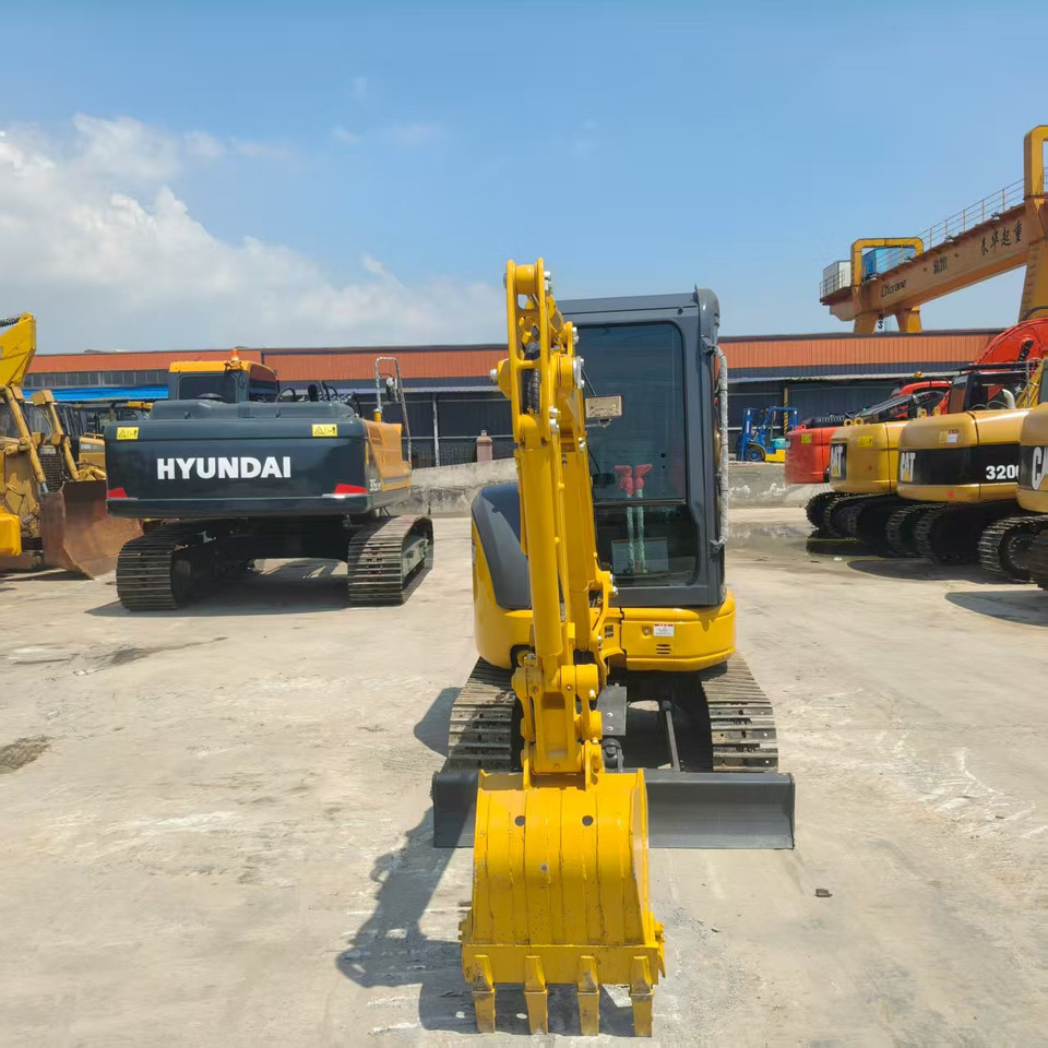 KOMATSU PC30 - حفارة مصغرة: صور 2 KOMATSU PC30 - حفارة مصغرة: صور 2