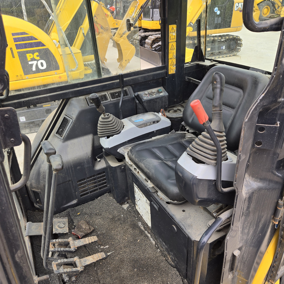 KOMATSU PC35MR - حفارة مصغرة: صور 5 KOMATSU PC35MR - حفارة مصغرة: صور 5