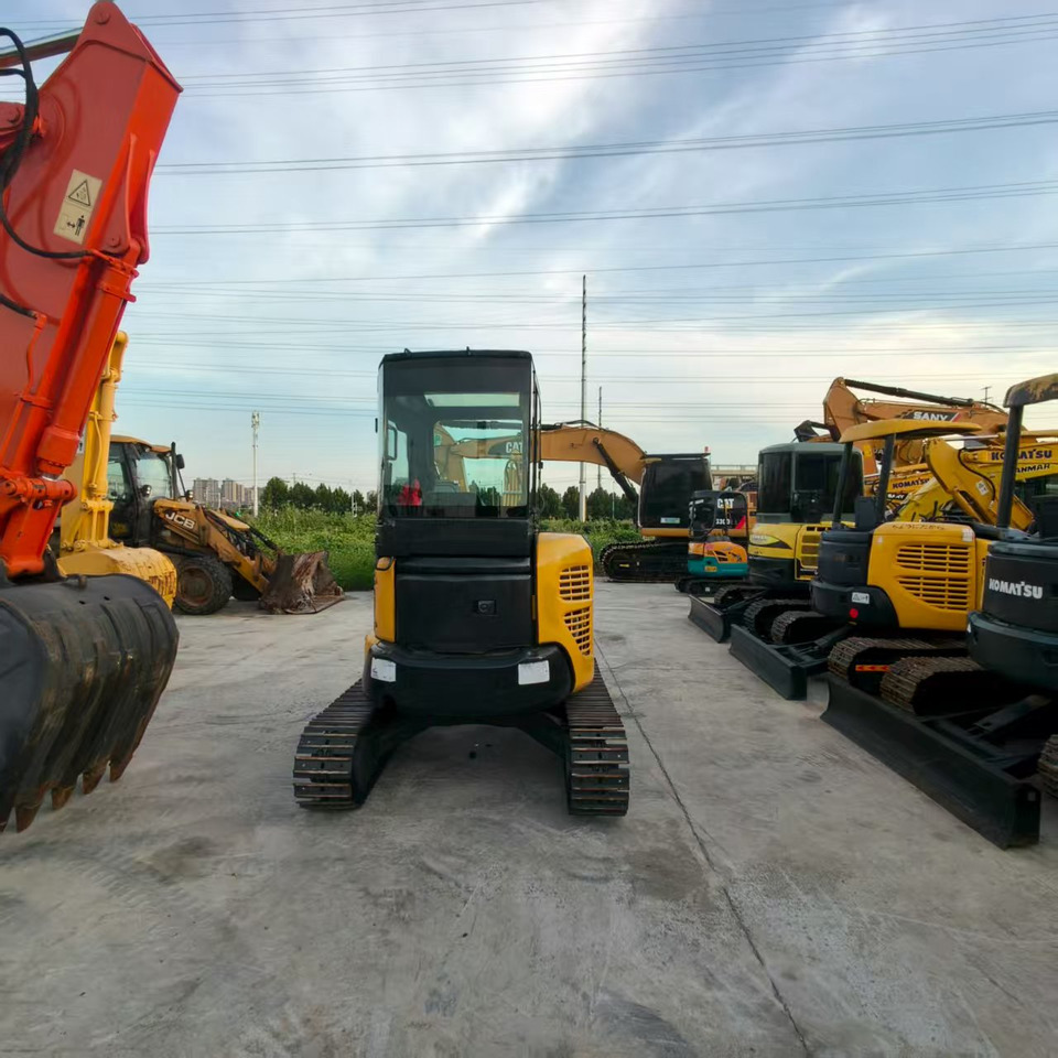 KOMATSU PC35 - حفارة مصغرة: صور 5 KOMATSU PC35 - حفارة مصغرة: صور 5
