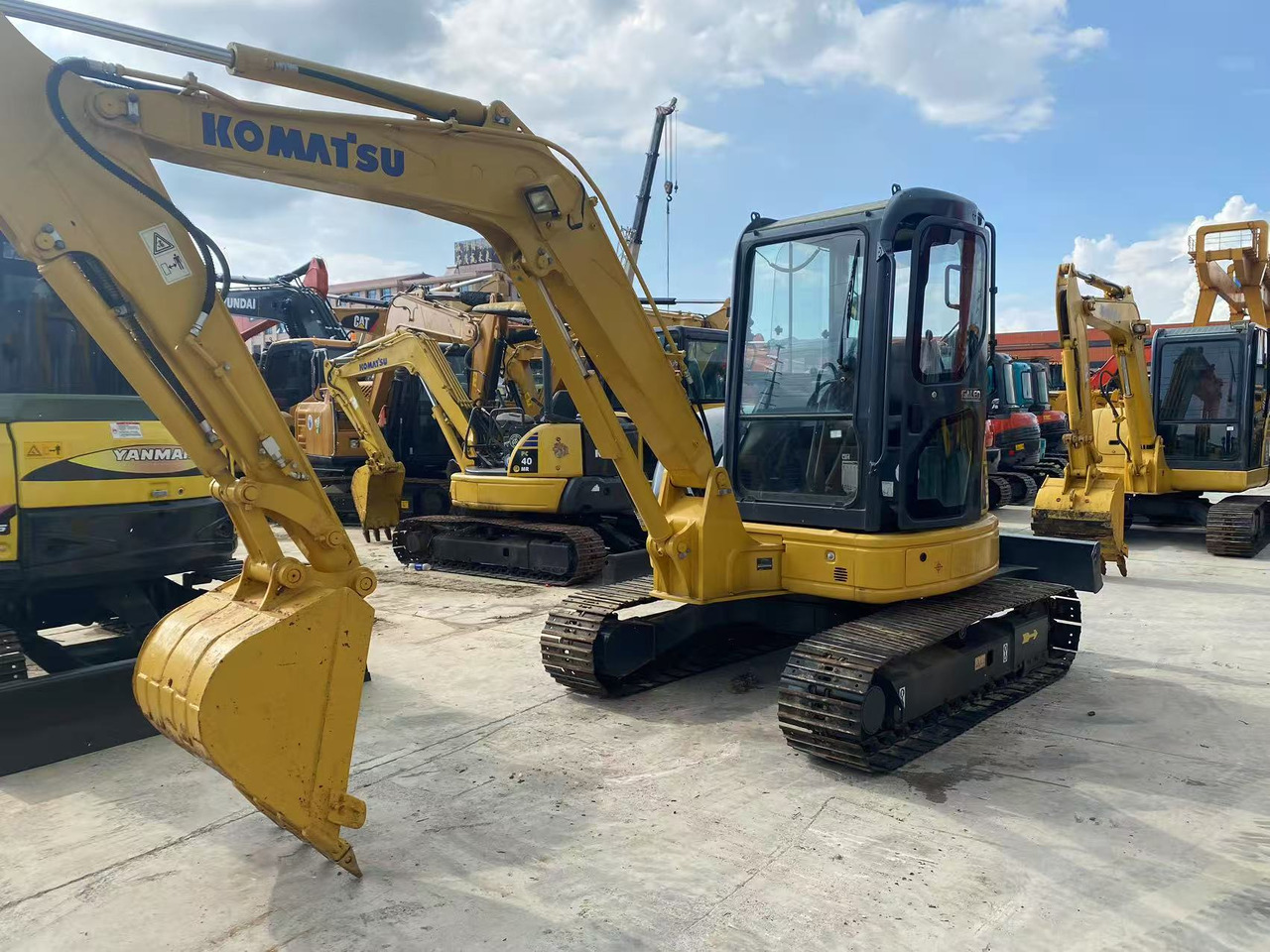 KOMATSU PC55MR - حفارة مصغرة: صور 4 KOMATSU PC55MR - حفارة مصغرة: صور 4