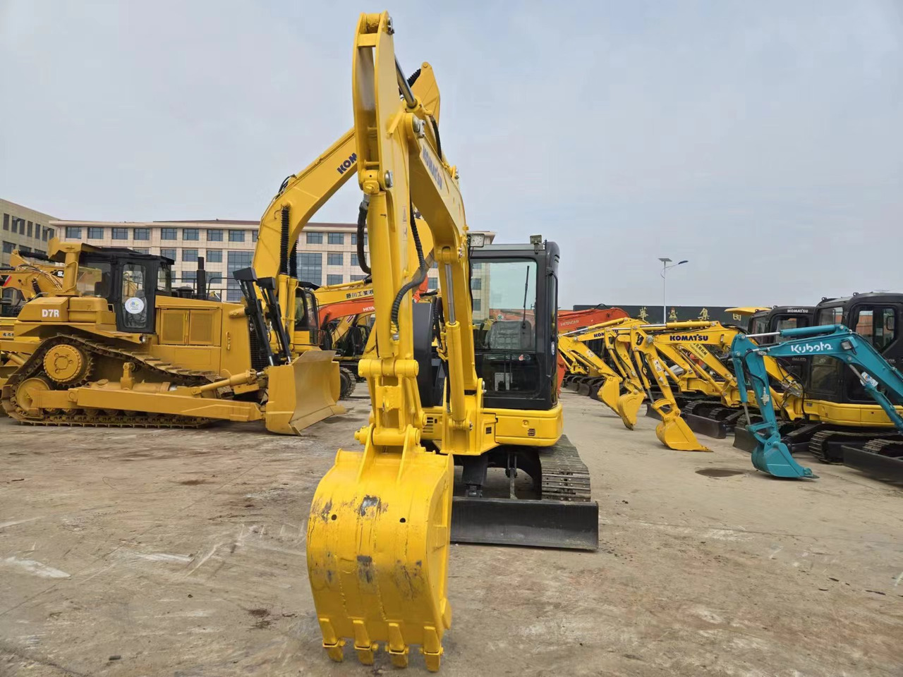 KOMATSU PC55MR - حفارة مصغرة: صور 3 KOMATSU PC55MR - حفارة مصغرة: صور 3