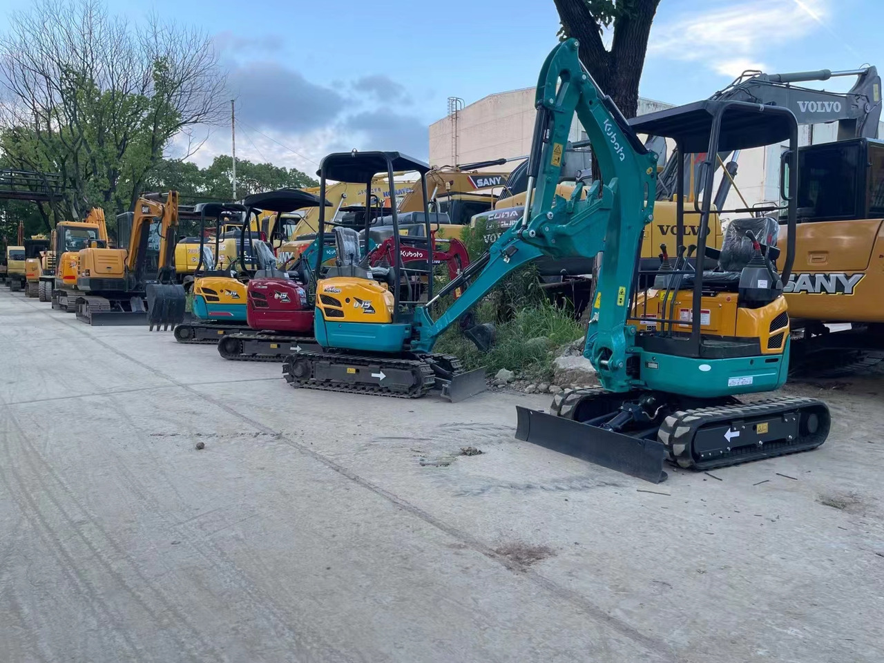 KUBOTA U15 - حفارة مصغرة: صور 1 KUBOTA U15 - حفارة مصغرة: صور 1