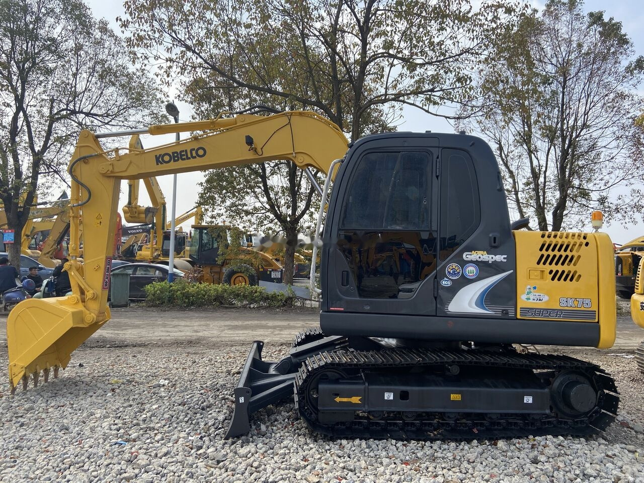 Kobelco SK75-8 - حفارة مصغرة: صور 1 Kobelco SK75-8 - حفارة مصغرة: صور 1