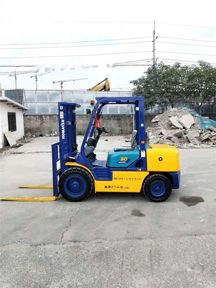 Komatsu FD30 - رافعة شوكية ديزل: صور 3 Komatsu FD30 - رافعة شوكية ديزل: صور 3