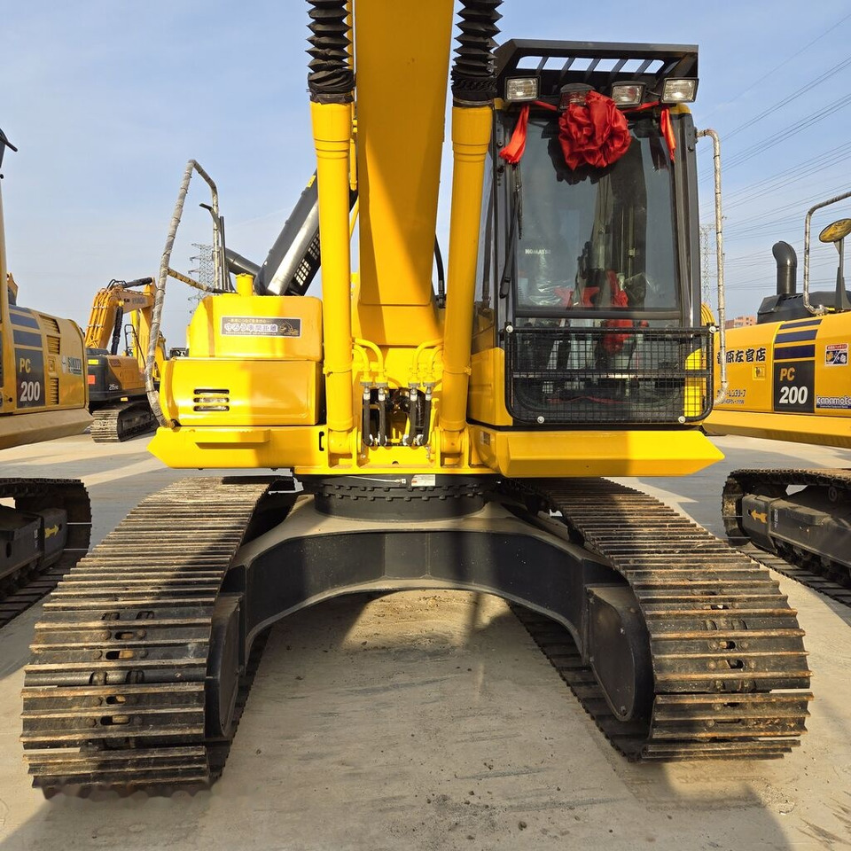 Komatsu PC200-8 - حفارات زحافة: صور 5 Komatsu PC200-8 - حفارات زحافة: صور 5