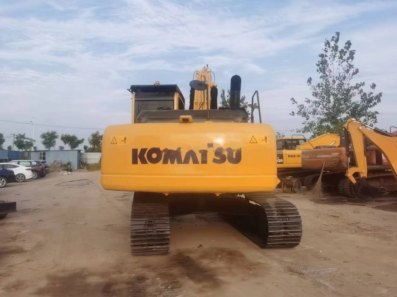 Komatsu PC200-8 - حفارات زحافة: صور 1 Komatsu PC200-8 - حفارات زحافة: صور 1