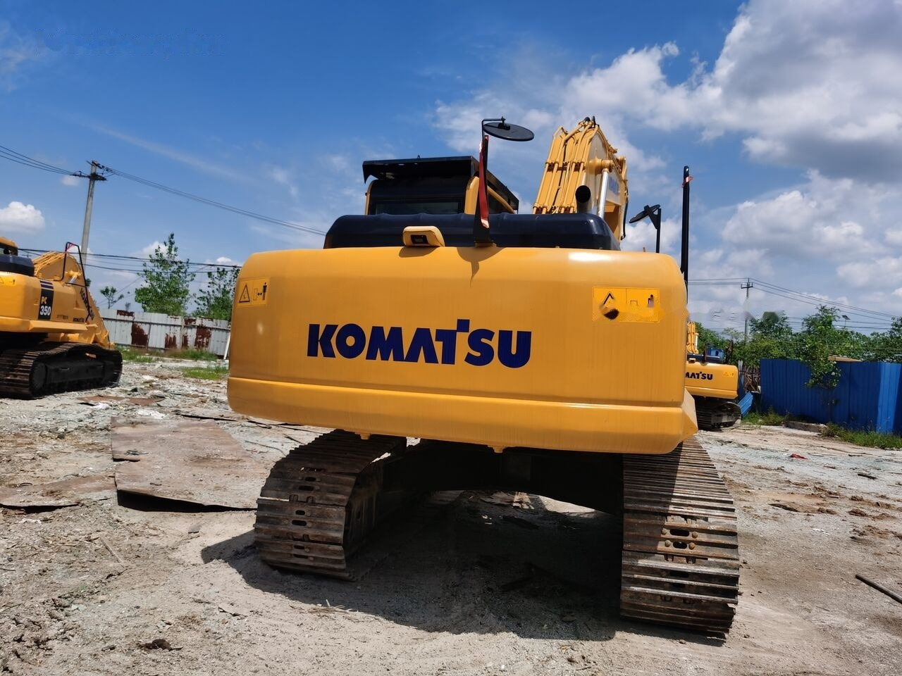 Komatsu PC200 - حفارات زحافة: صور 5 Komatsu PC200 - حفارات زحافة: صور 5