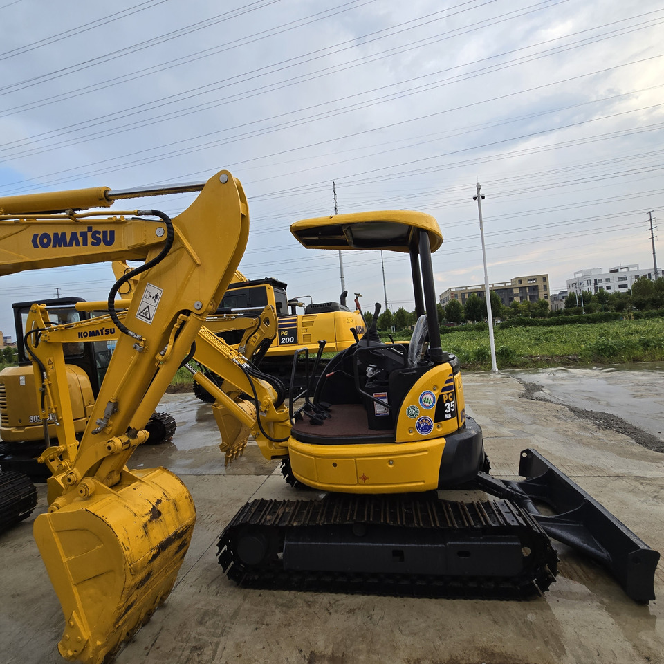 Komatsu PC35MR - حفارة مصغرة: صور 2 Komatsu PC35MR - حفارة مصغرة: صور 2