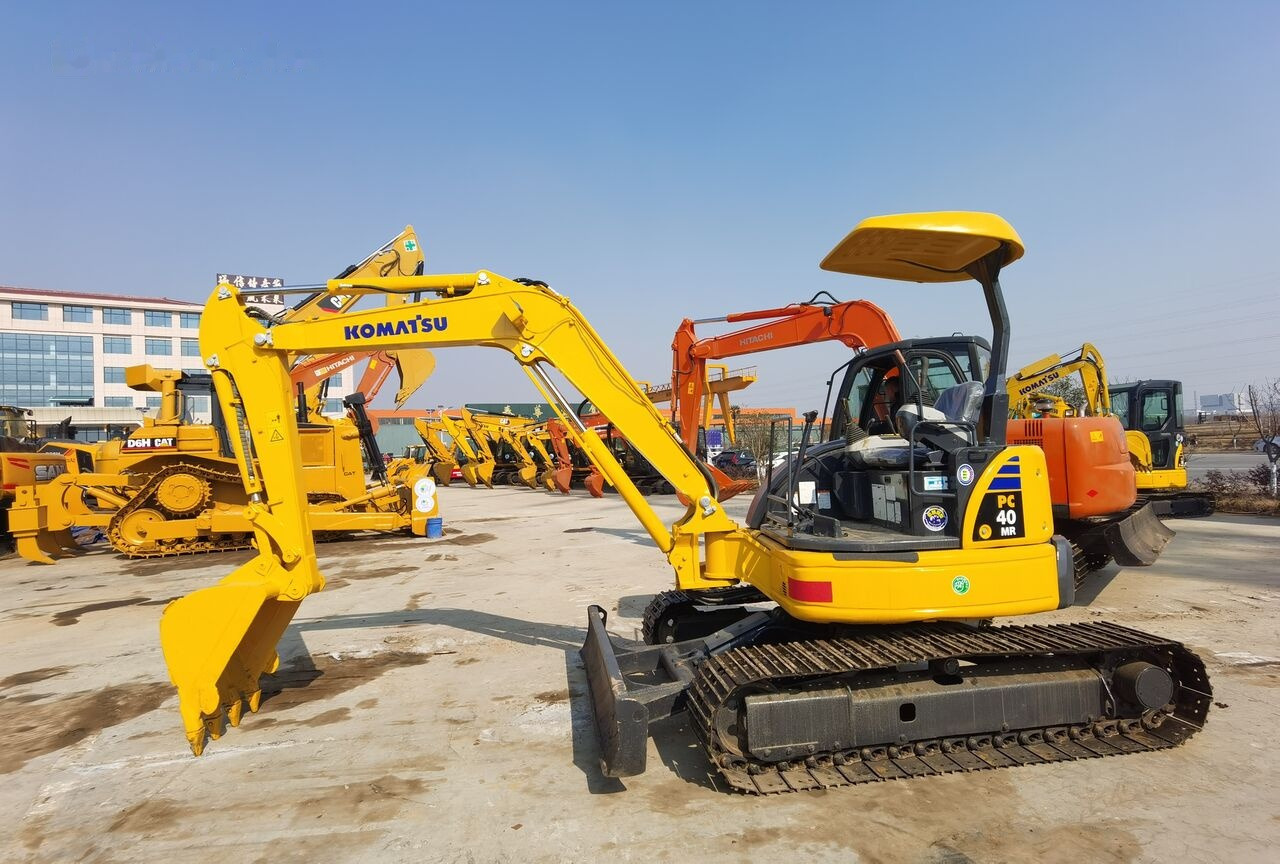 Komatsu PC40MR - حفارة مصغرة: صور 4 Komatsu PC40MR - حفارة مصغرة: صور 4