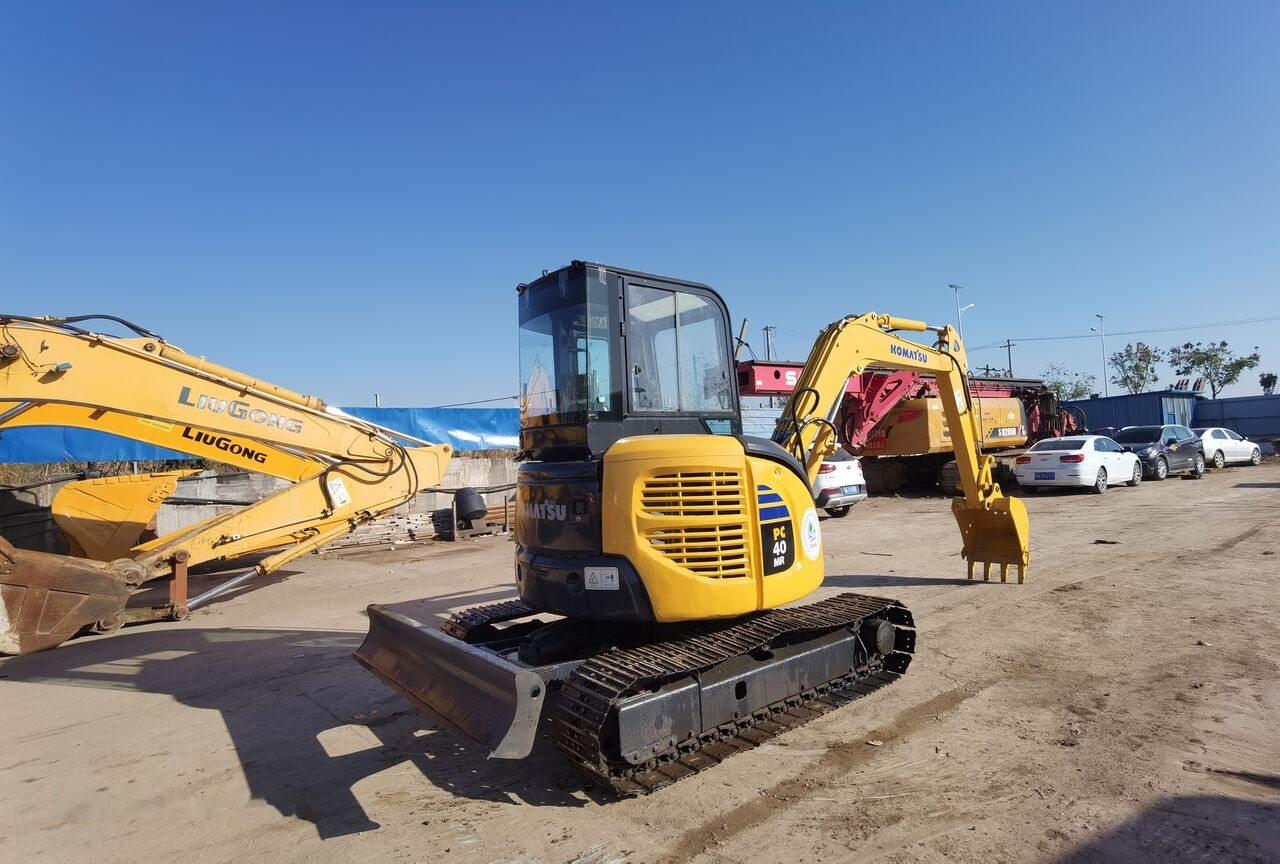 Komatsu PC40 - حفارة مصغرة: صور 1 Komatsu PC40 - حفارة مصغرة: صور 1