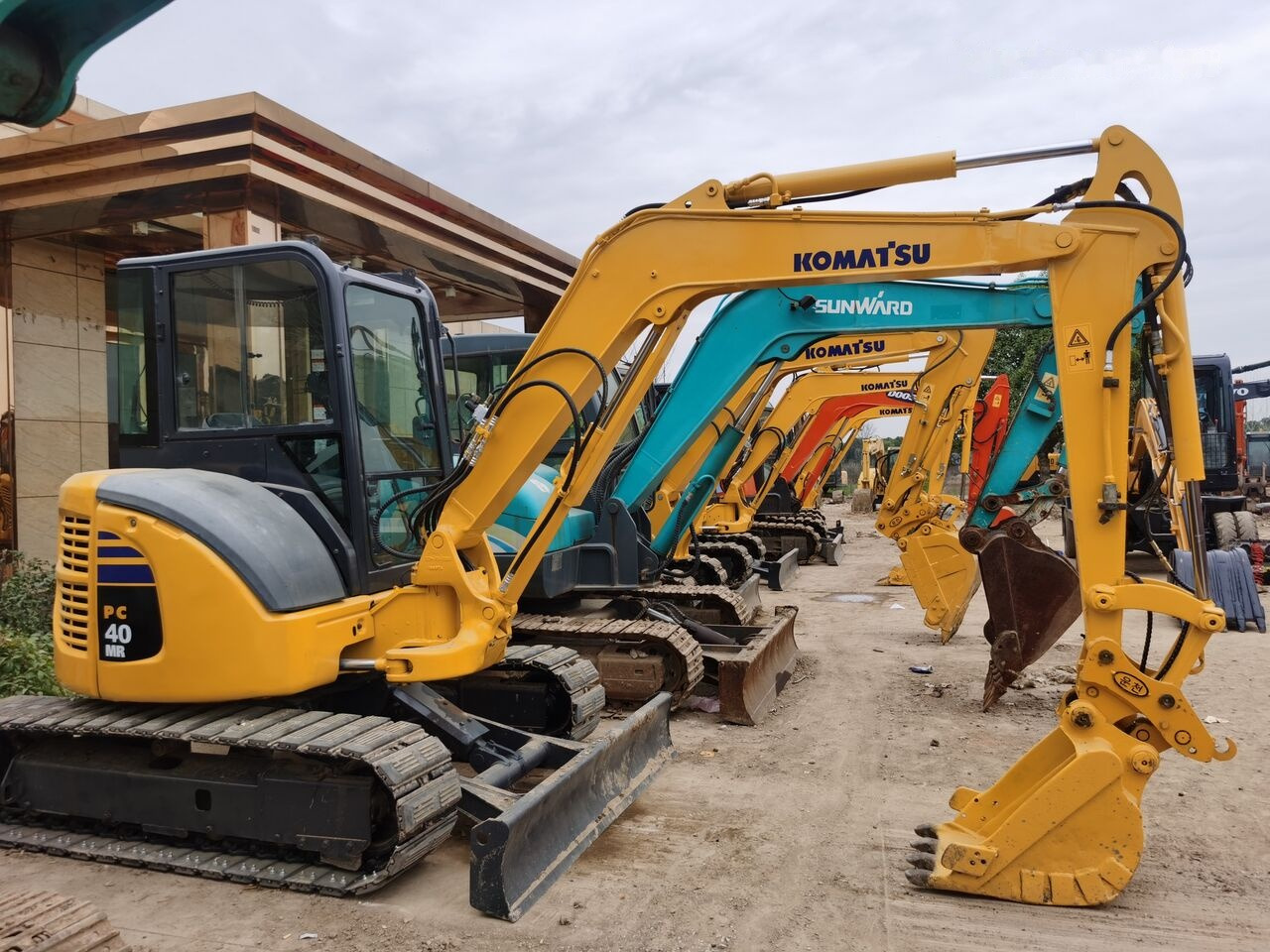 Komatsu PC40 - حفارة مصغرة: صور 2 Komatsu PC40 - حفارة مصغرة: صور 2