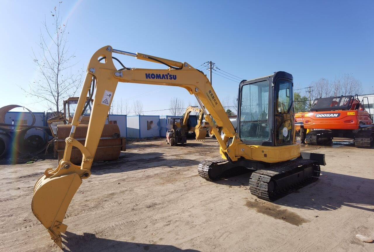 Komatsu PC40 - حفارة مصغرة: صور 5 Komatsu PC40 - حفارة مصغرة: صور 5