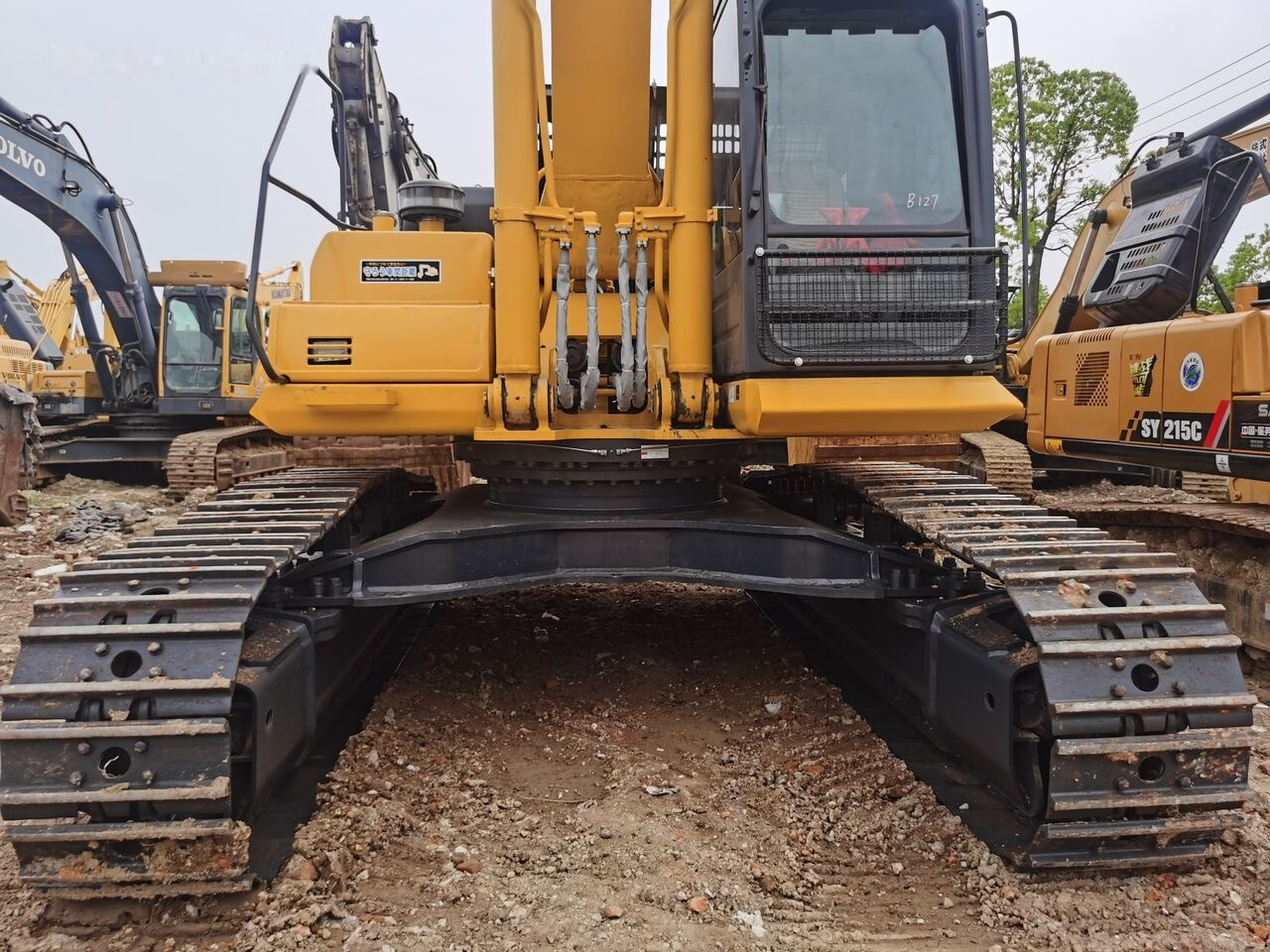 Komatsu PC450-8 - حفارات زحافة: صور 5 Komatsu PC450-8 - حفارات زحافة: صور 5