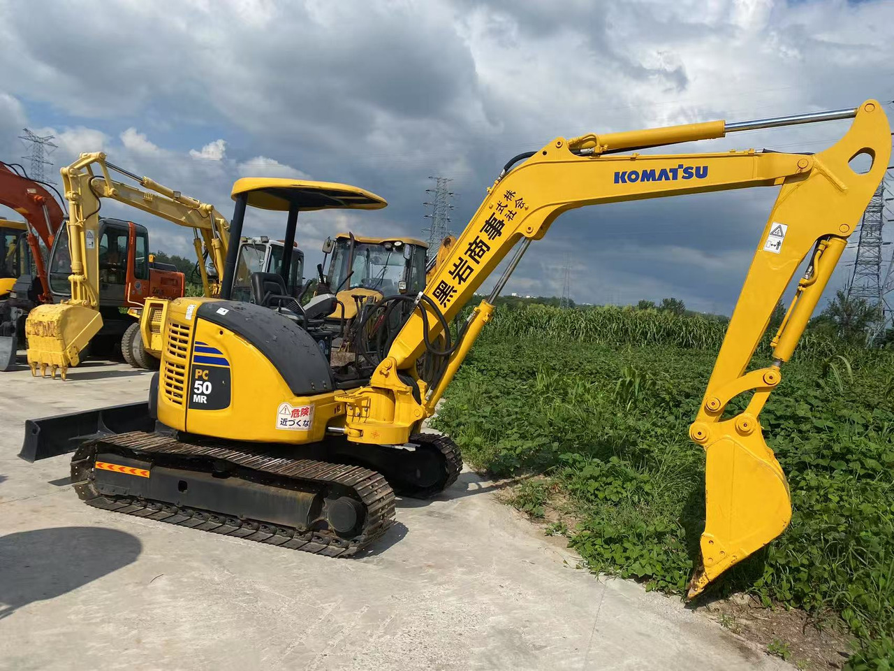 Komatsu PC50MR - حفارة مصغرة: صور 3 Komatsu PC50MR - حفارة مصغرة: صور 3