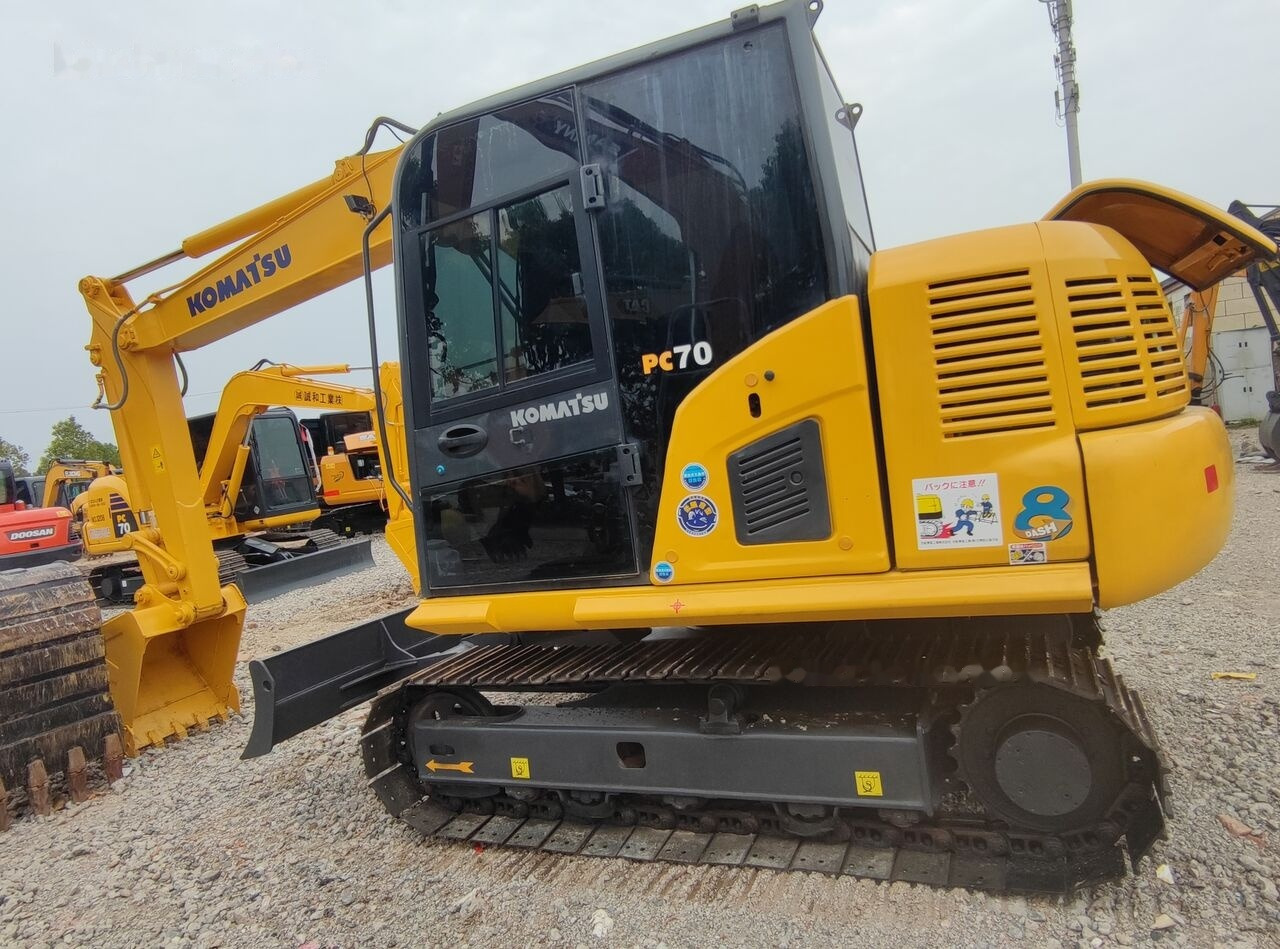 Komatsu PC70-8 - حفارة مصغرة: صور 4 Komatsu PC70-8 - حفارة مصغرة: صور 4