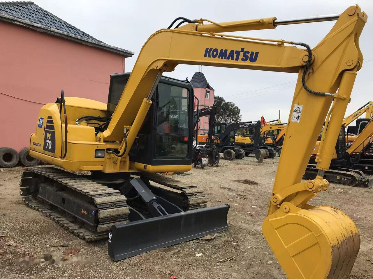Komatsu PC70-8 - حفارات زحافة: صور 2 Komatsu PC70-8 - حفارات زحافة: صور 2