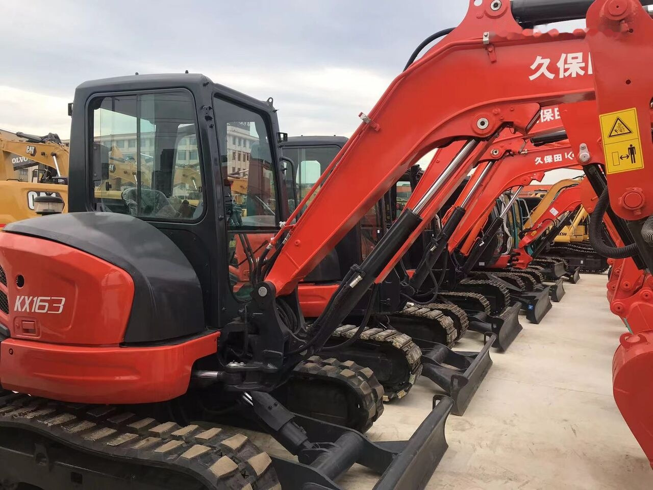 Kubota KX163 - حفارة مصغرة: صور 5 Kubota KX163 - حفارة مصغرة: صور 5