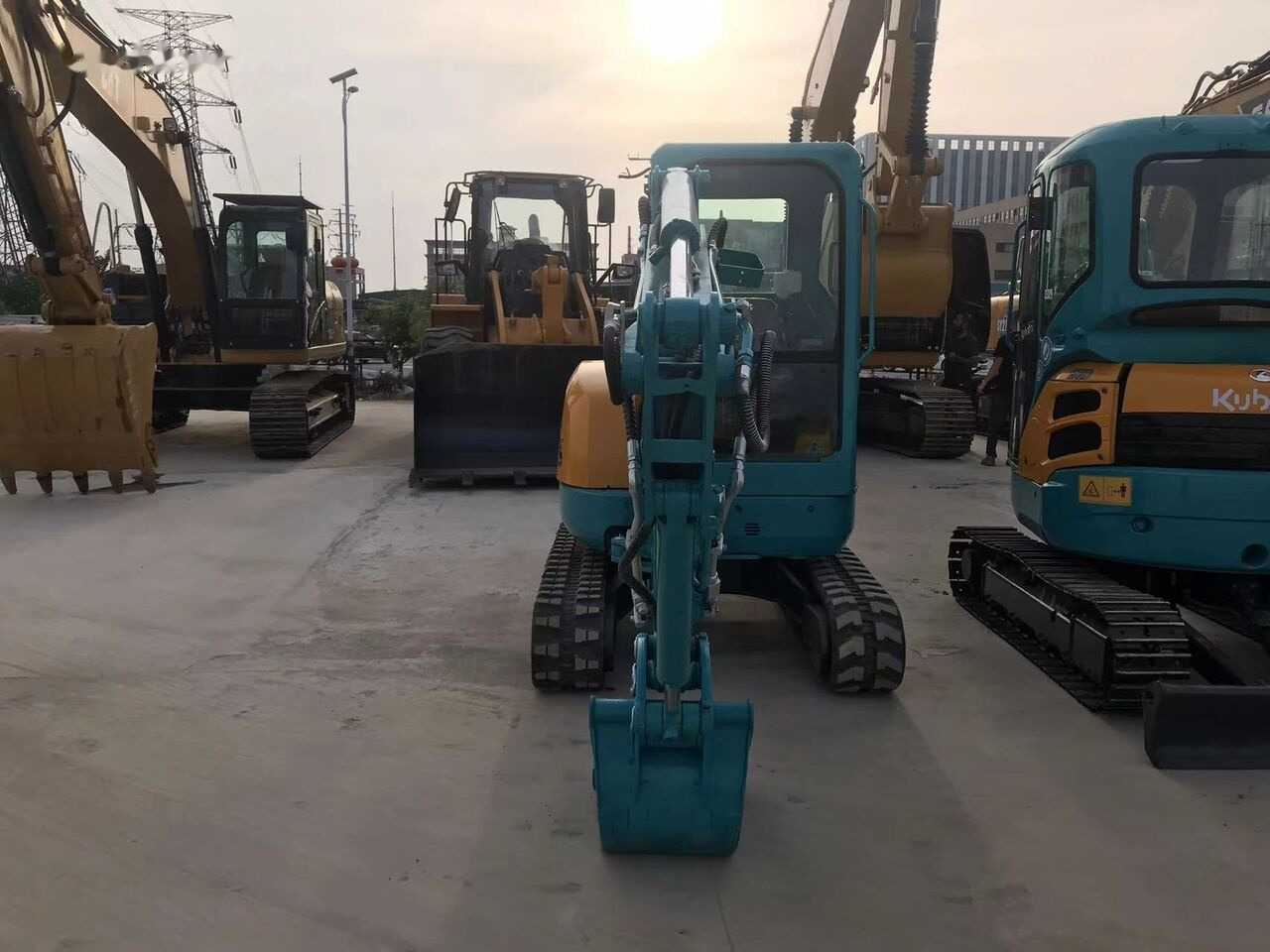 Kubota U25 - حفارة مصغرة: صور 3 Kubota U25 - حفارة مصغرة: صور 3