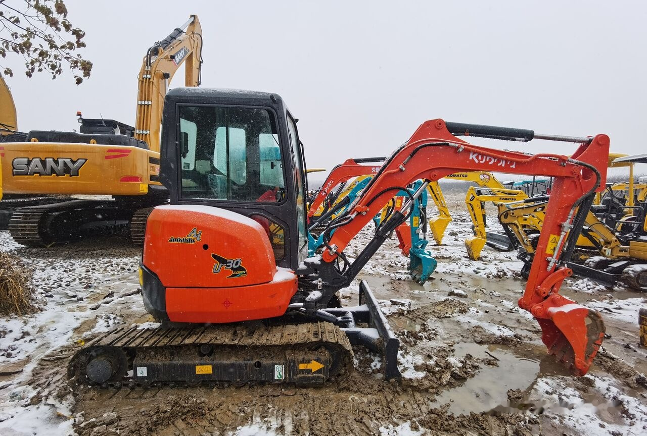Kubota U30 - حفارة مصغرة: صور 1 Kubota U30 - حفارة مصغرة: صور 1