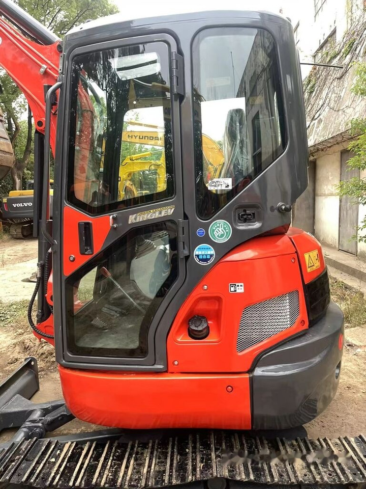 Kubota U35 - حفارة مصغرة: صور 4 Kubota U35 - حفارة مصغرة: صور 4